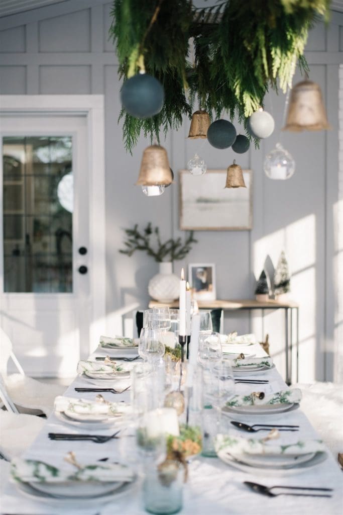 A modern and minimal Christmas tablescape