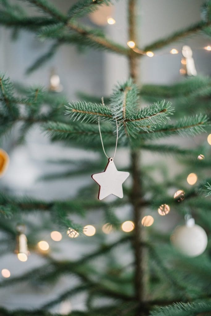 Simple wooden ornaments - minimal holiday home decor