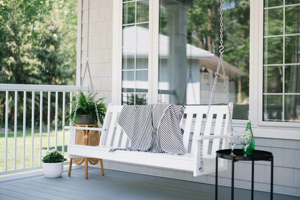 Simple and Neutral Summer Front Porch Decor