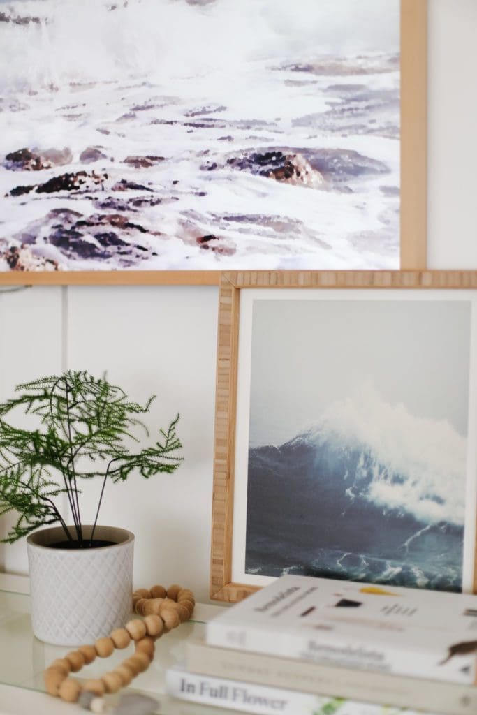 A painting of the ocean
